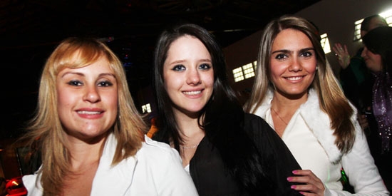 Na balada: Amanda Pessoni, Sâmia Alves e Kamila Mingoni